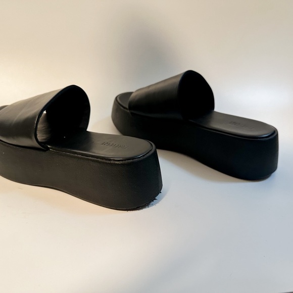 Platform sandals Women’s size 6.5 Forever 21 Black slides - Picture 7 of 8